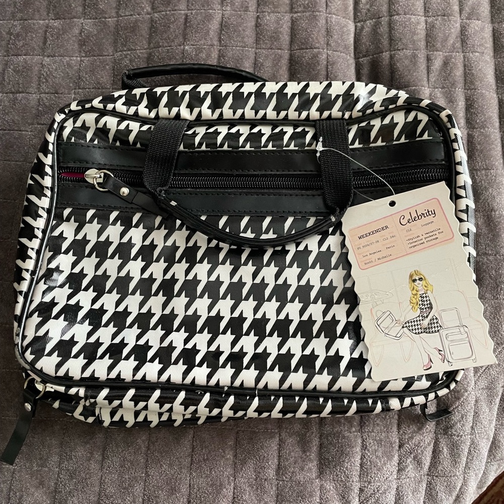 New cosmetic/toiletry bag